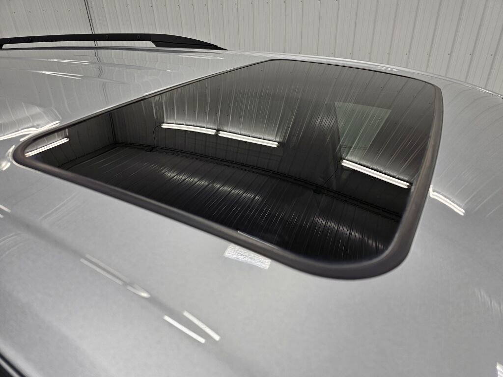 Used 2021 Toyota Sienna XLE w/ XLE Plus Package image 25