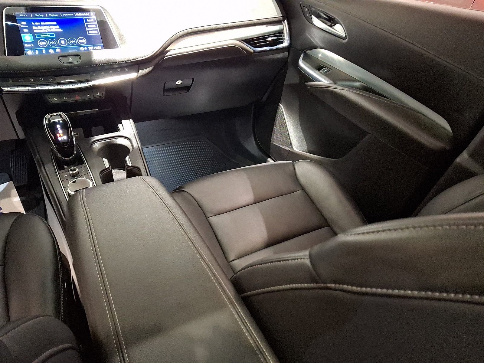 Certified 2023 Cadillac XT4 Premium Luxury w/ Cold Weather Package AWD/4WD image 18