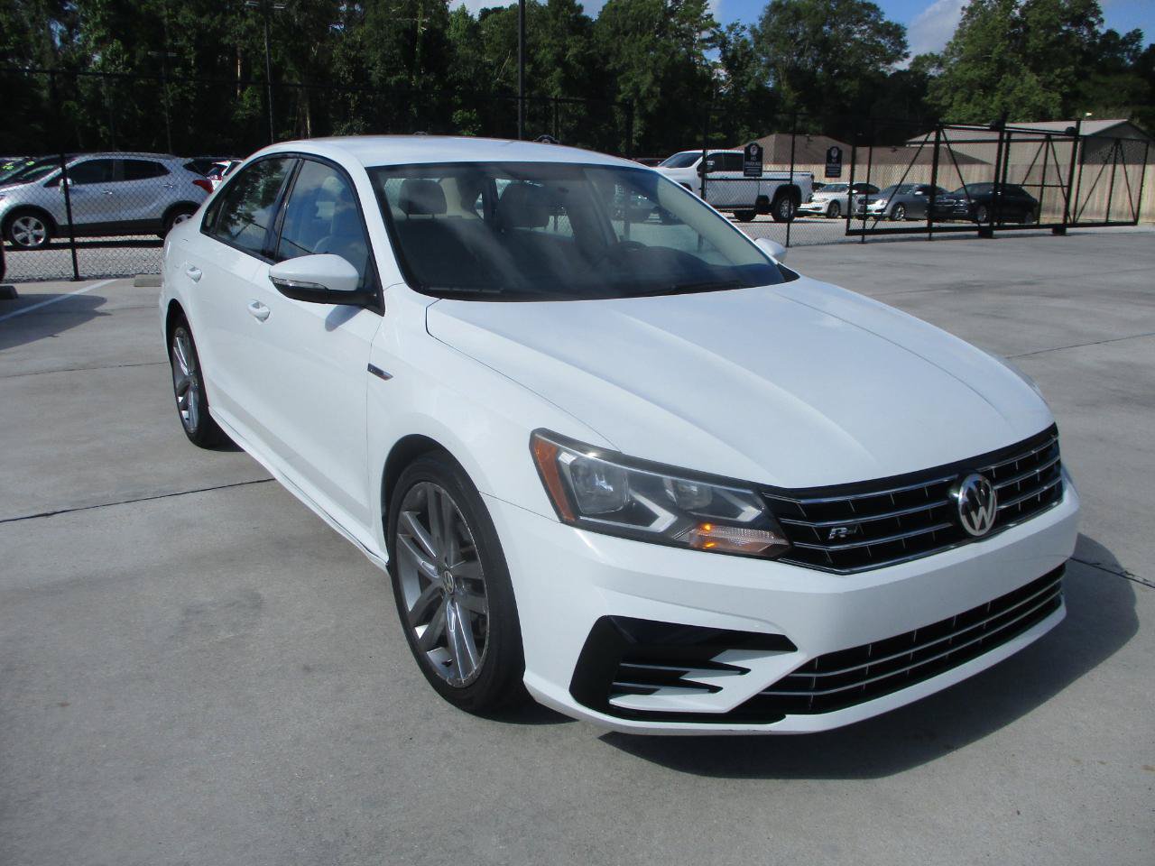 Used 2018 Volkswagen Passat 2.0T R-Line FWD image 21