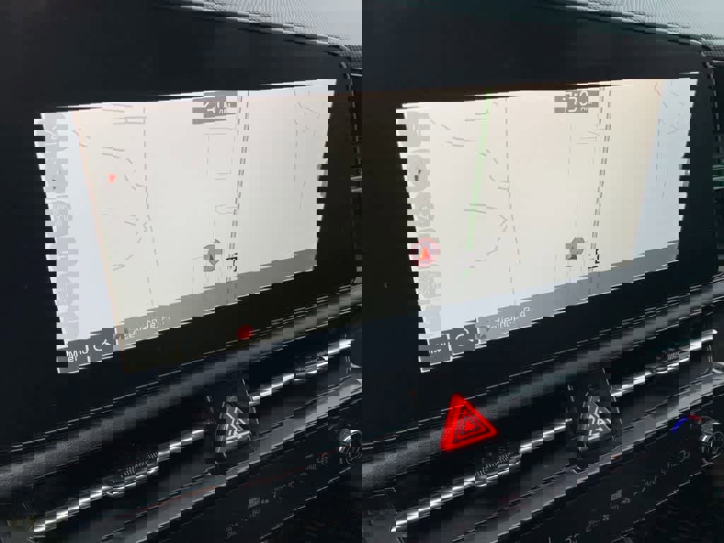 Used 2025 Kia Niro EX image 10