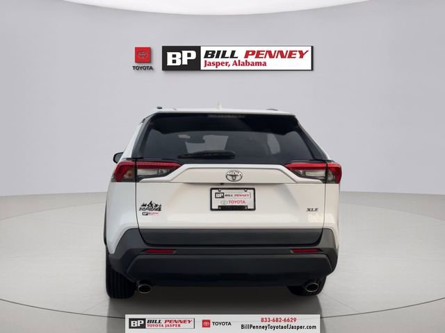 Used 2020 Toyota RAV4 XLE w/ Convenience Package image 4