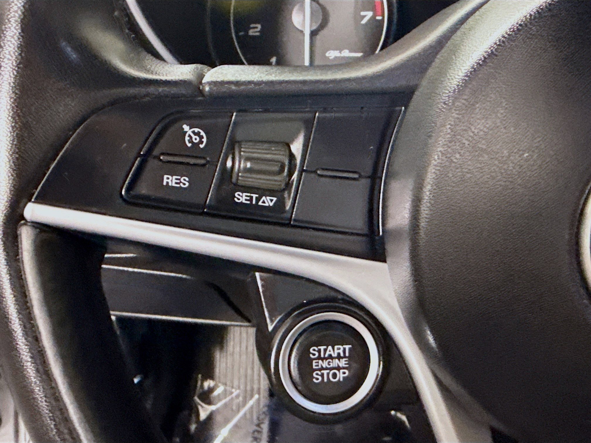 Used 2019 Alfa Romeo Giulia Base image 14