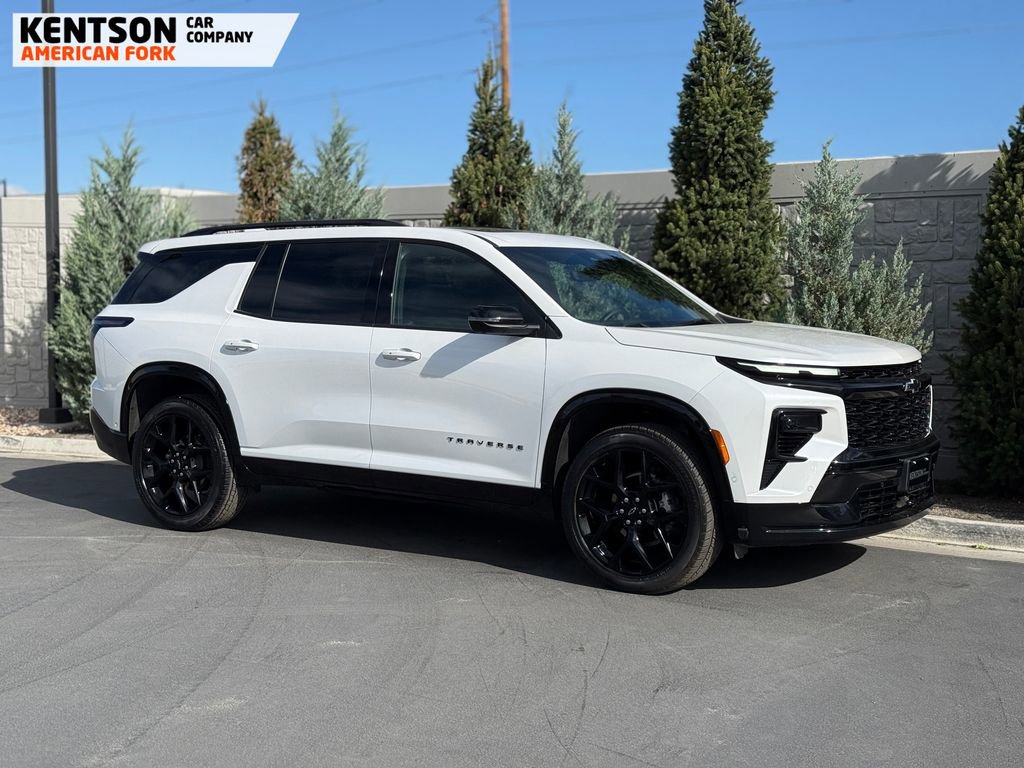 Used 2025 Chevrolet Traverse RS w/ LPO, Floor Liner Package image 12