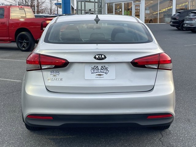 Used 2017 Kia Forte LX image 8