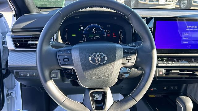 Used 2025 Toyota Camry SE w/ Multimedia Upgrade Package image 17