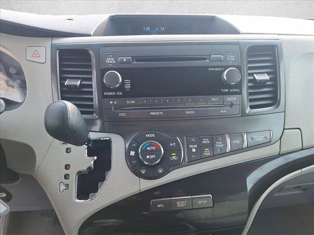 Used 2014 Toyota Sienna LE image 12