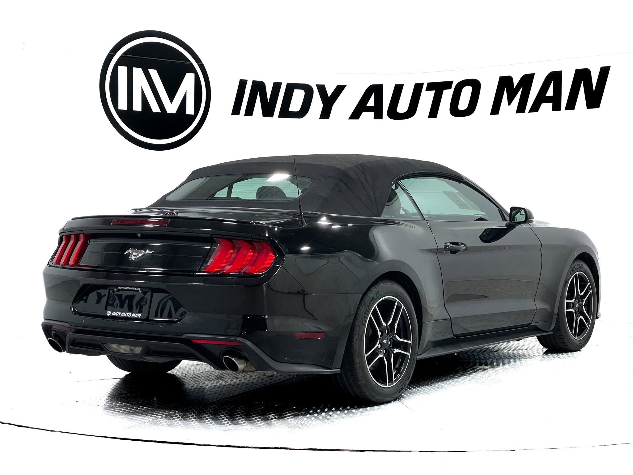 Used 2019 Ford Mustang Premium RWD image 4