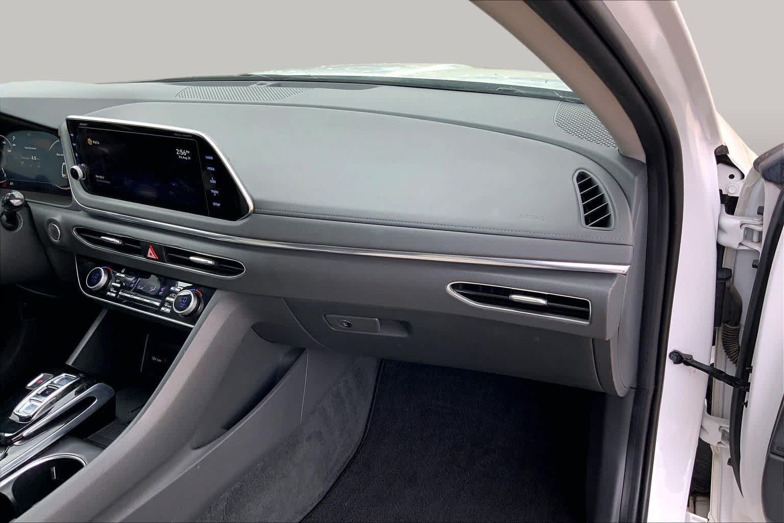 Used 2022 Hyundai Sonata Limited w/ Preferred Accessory Package FWD image 19