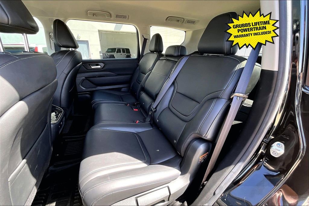 Used 2025 Nissan Armada SV image 33