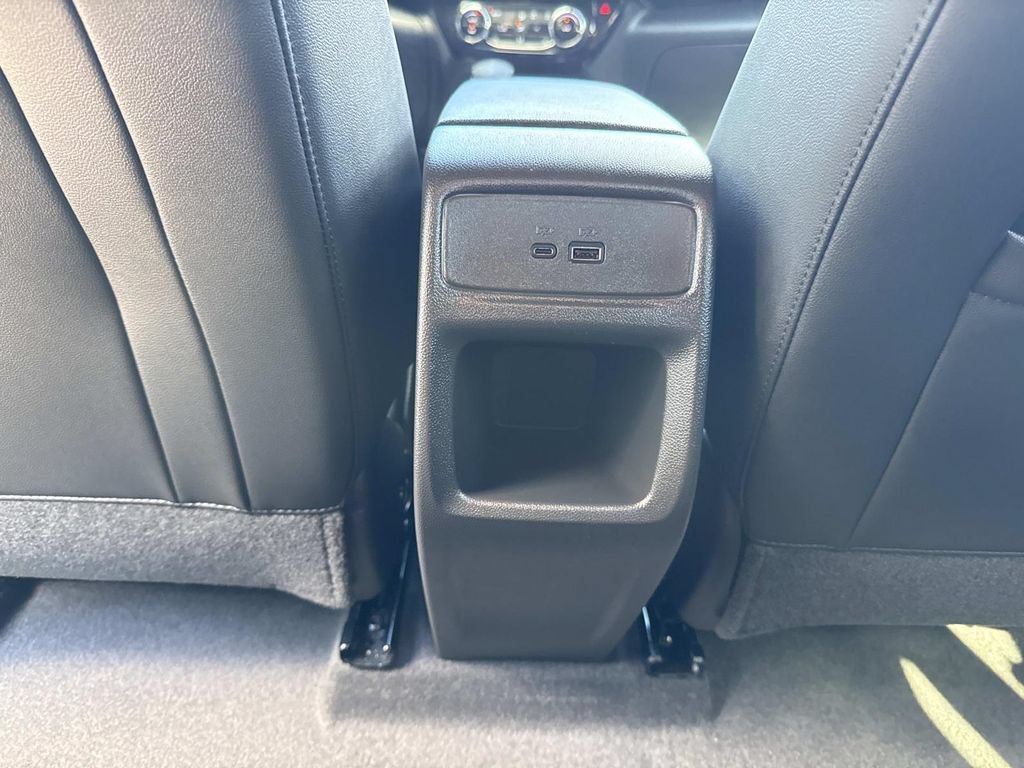 Used 2025 Chevrolet Trax RS w/ Driver Confidence Package FWD image 19