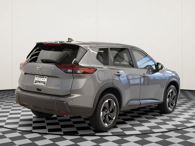 Used 2025 Nissan Rogue SV image 4