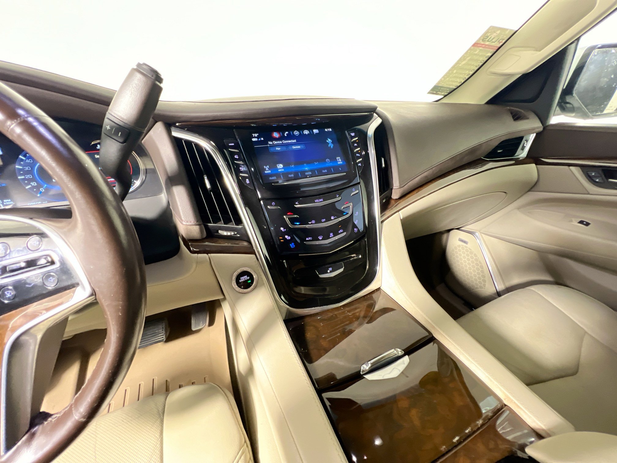 Used 2017 Cadillac Escalade ESV Luxury RWD image 26