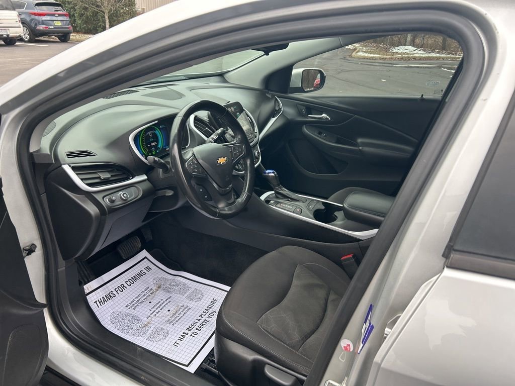 Used 2018 Chevrolet Volt LT w/ Comfort Package image 12