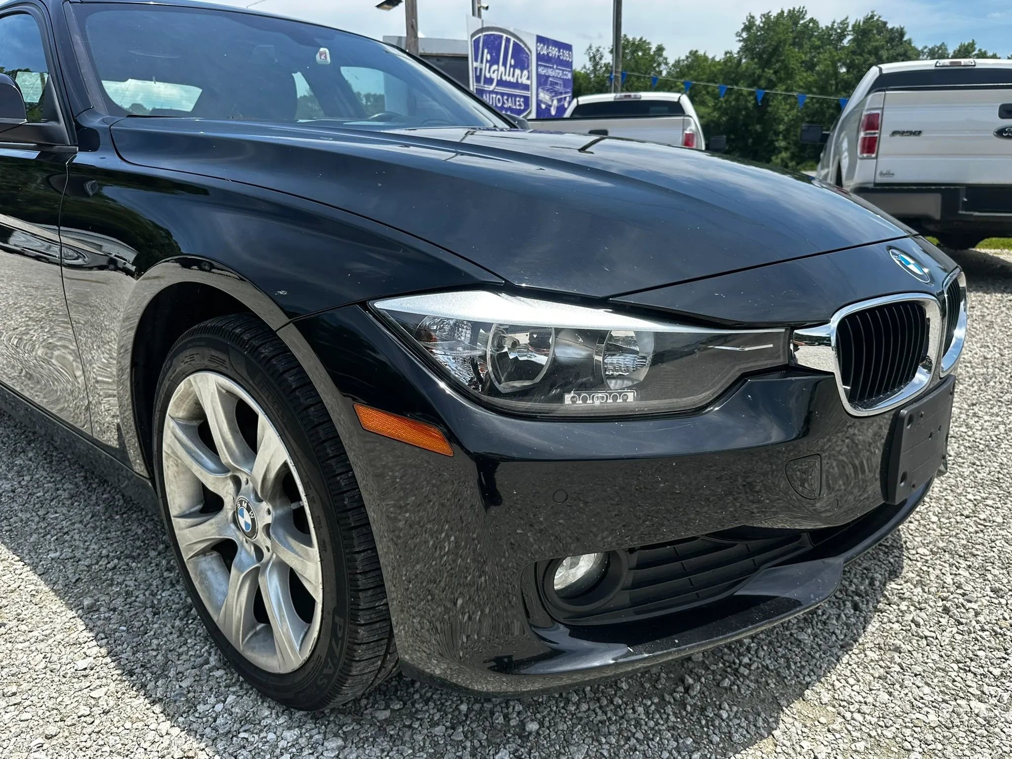 Used 2014 BMW 320i xDrive Sedan AWD/4WD image 9