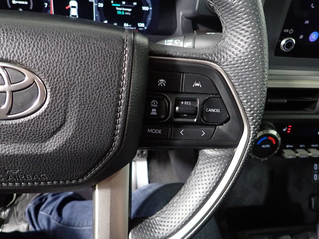 Used 2025 Toyota Tacoma TRD Sport AWD/4WD image 28