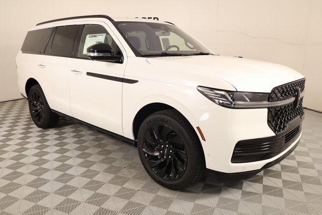 New 2025 Lincoln Navigator Reserve w/ Jet Appearance Package