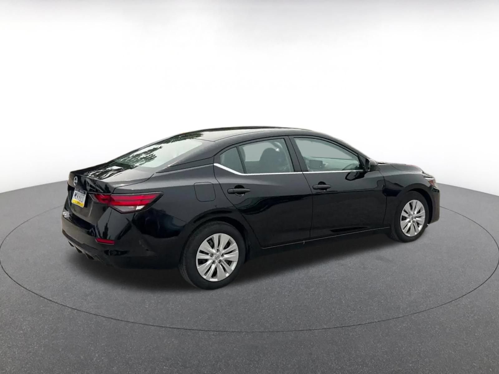 Used 2025 Nissan Sentra S FWD image 14