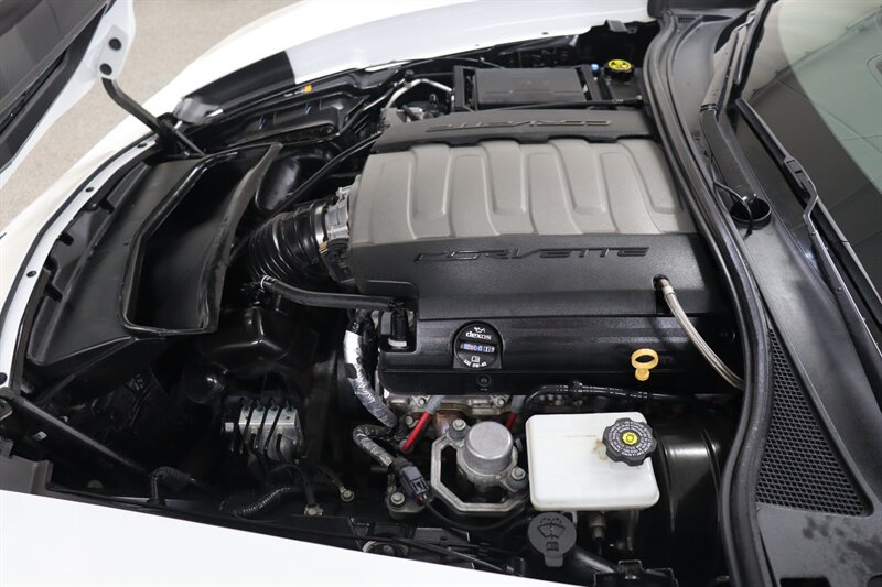 Used 2019 Chevrolet Corvette Stingray Coupe w/ Carbon Flash Badge Package RWD image 26