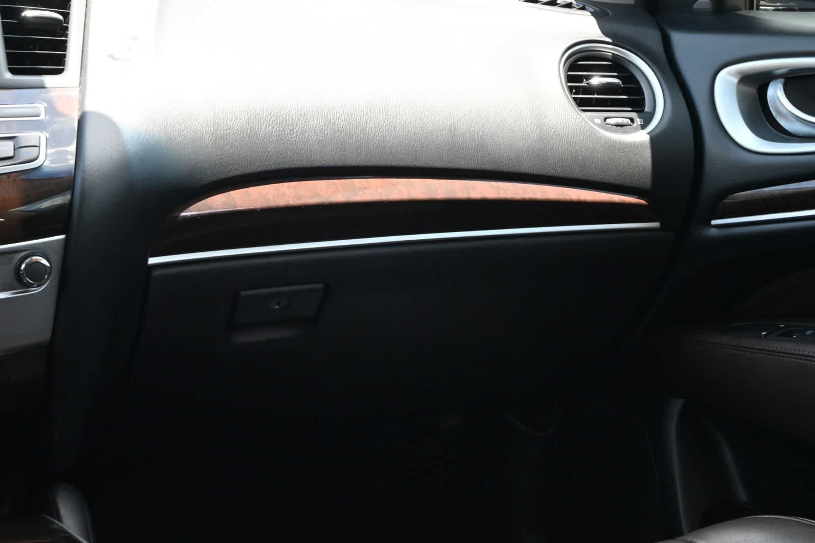 Used 2015 INFINITI QX60 FWD w/ Deluxe Touring Package image 8