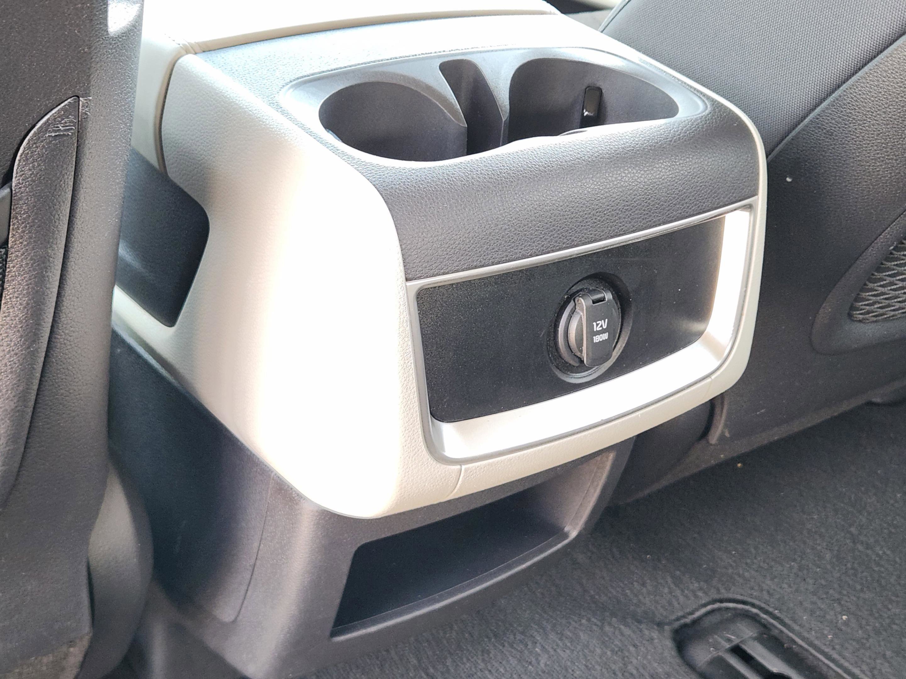 Used 2023 Kia Carnival LX image 26