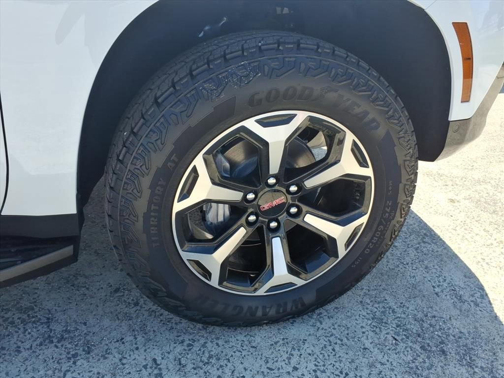 New 2026 GMC Yukon XL AT4 AWD/4WD image 9