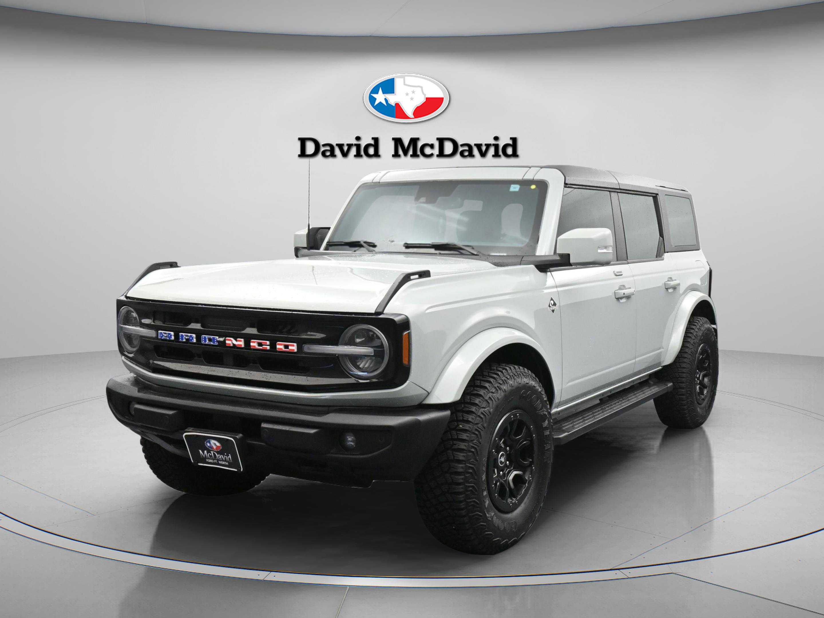 Used 2023 Ford Bronco Outer Banks image 4