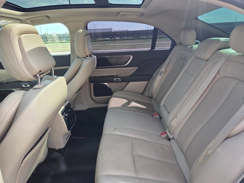 Used 2019 Lincoln Continental Select w/ Continental Climate Package AWD/4WD image 44