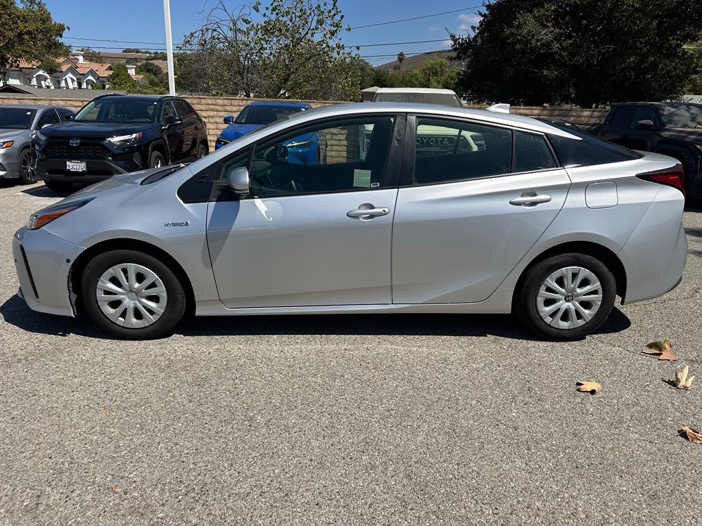 Certified 2020 Toyota Prius L Eco w/ Carpet Mat Package FWD image 2