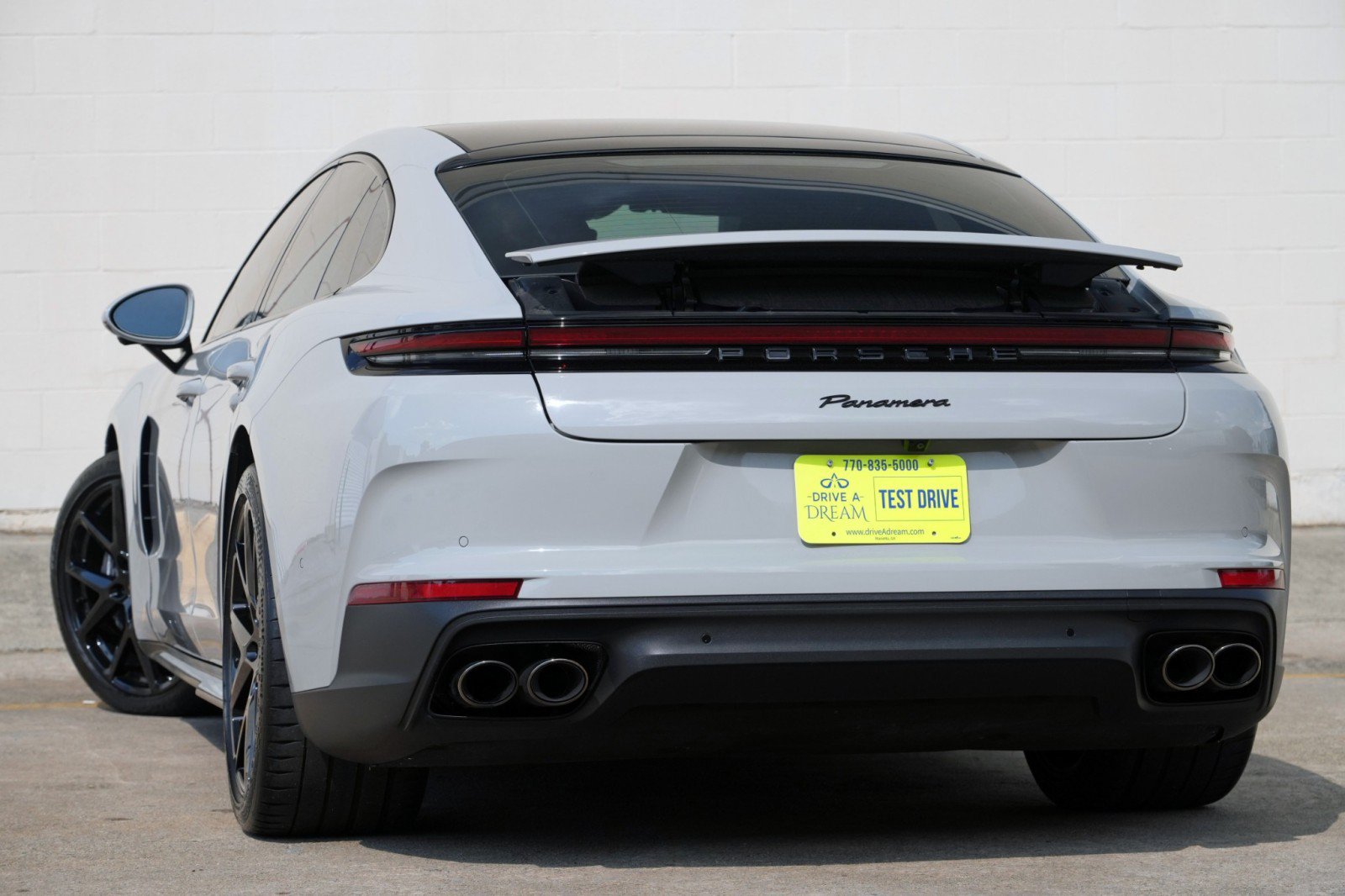 Used 2025 Porsche Panamera image 6