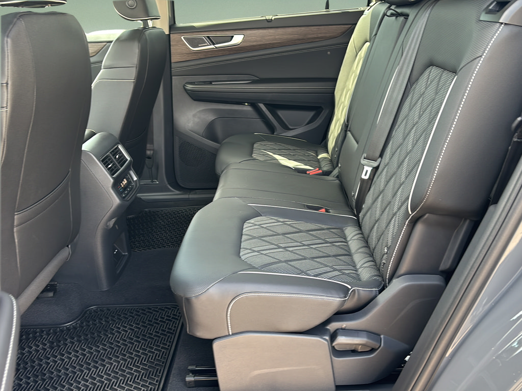 New 2026 Volkswagen Atlas SEL Premium R-Line AWD/4WD image 16