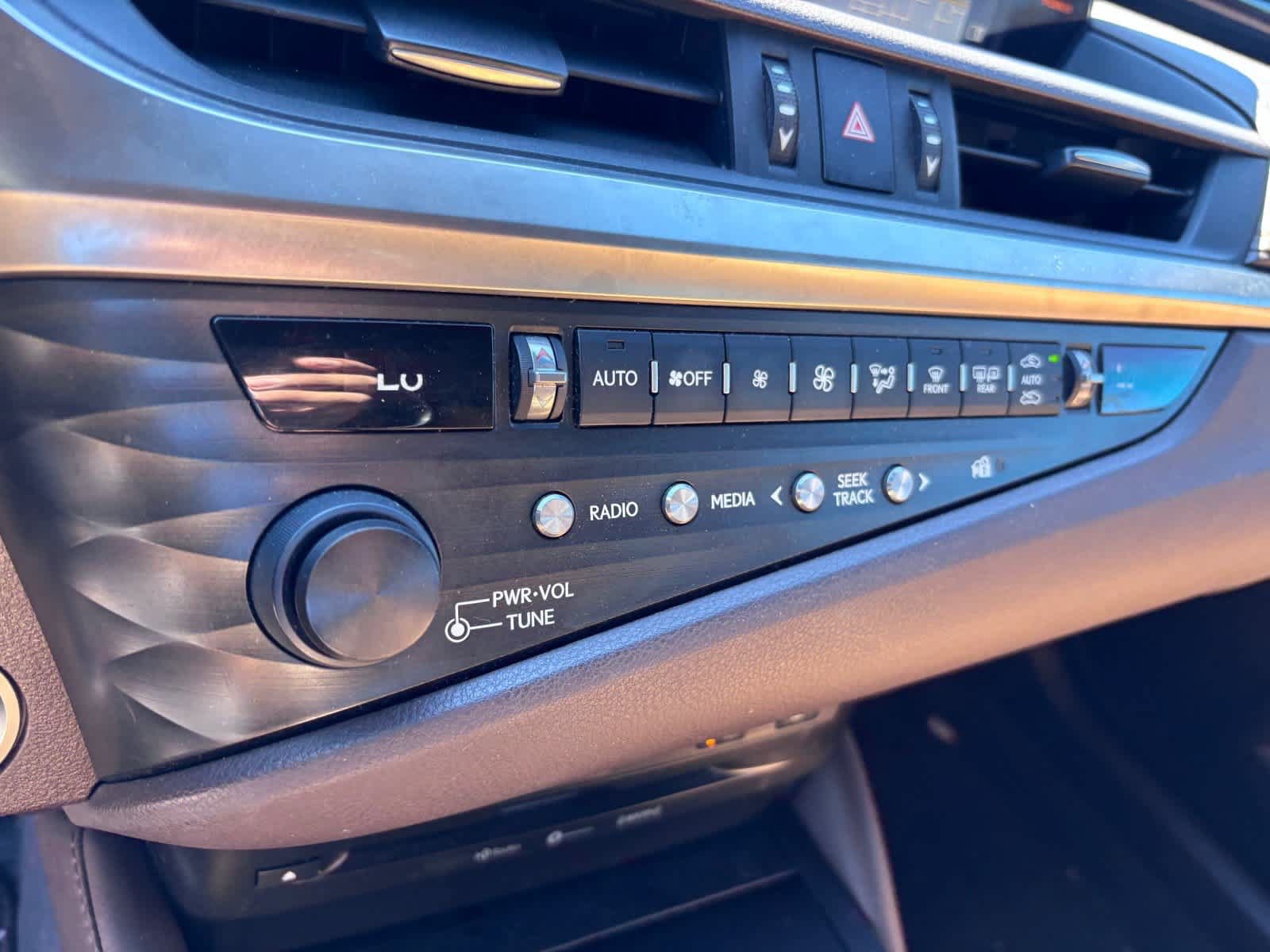 Used 2019 Lexus ES 300h w/ Premium Package FWD image 19