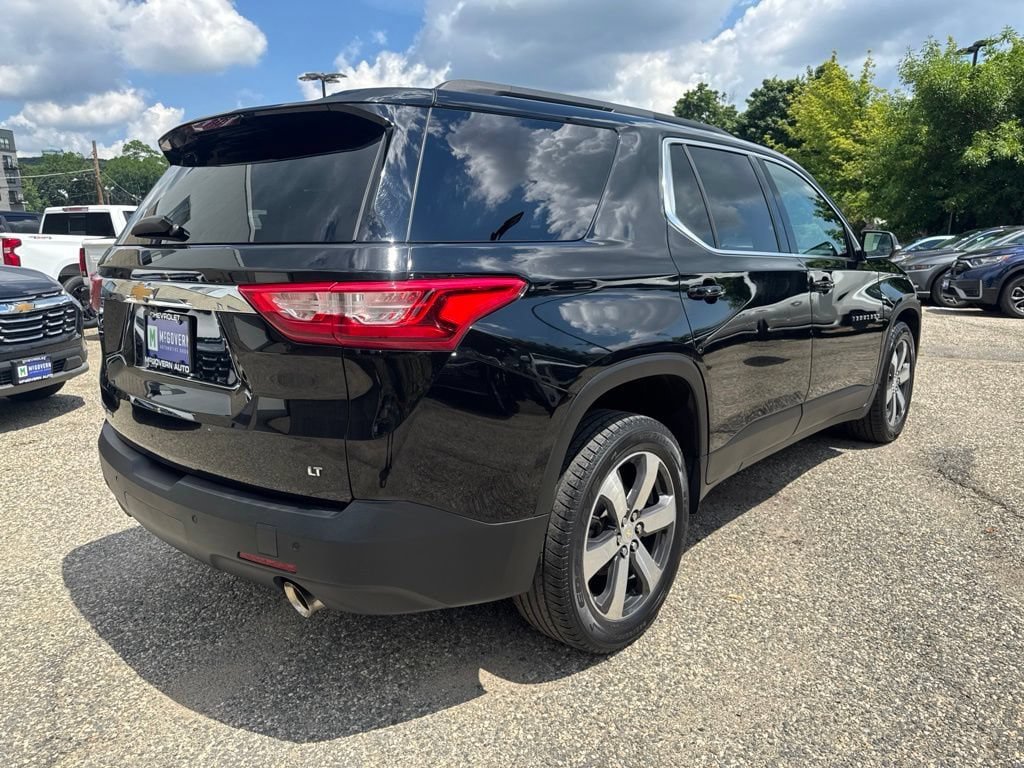 Used 2021 Chevrolet Traverse LT w/ LT Premium Package AWD/4WD image 7