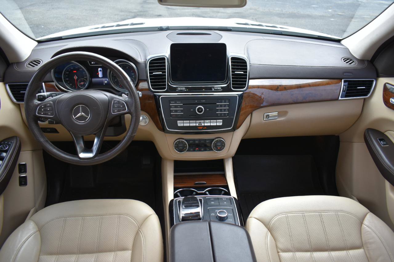 Used 2018 Mercedes-Benz GLS 450 4MATIC w/ Premium Package image 11