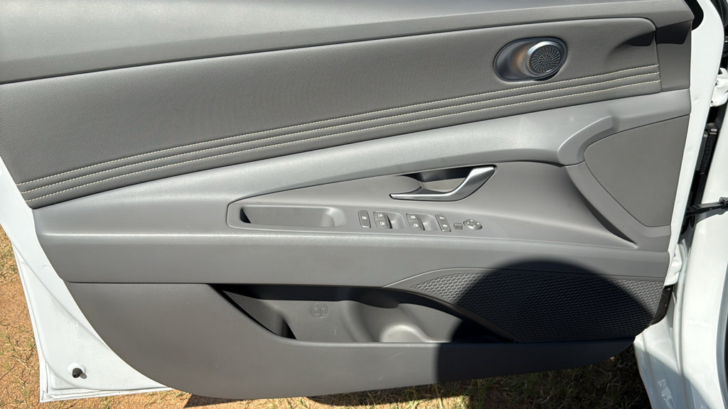 Certified 2026 Hyundai Elantra Sport FWD image 15