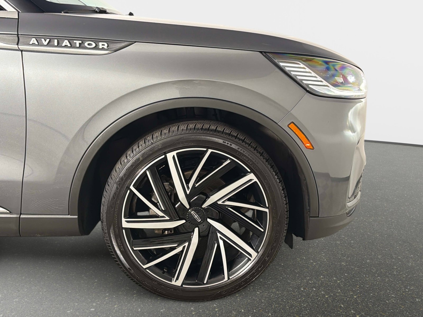 Used 2025 Lincoln Aviator Reserve w/ Equipment Group 201A AWD/4WD image 20