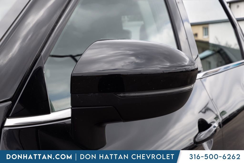 Used 2025 Nissan Pathfinder SV FWD image 32