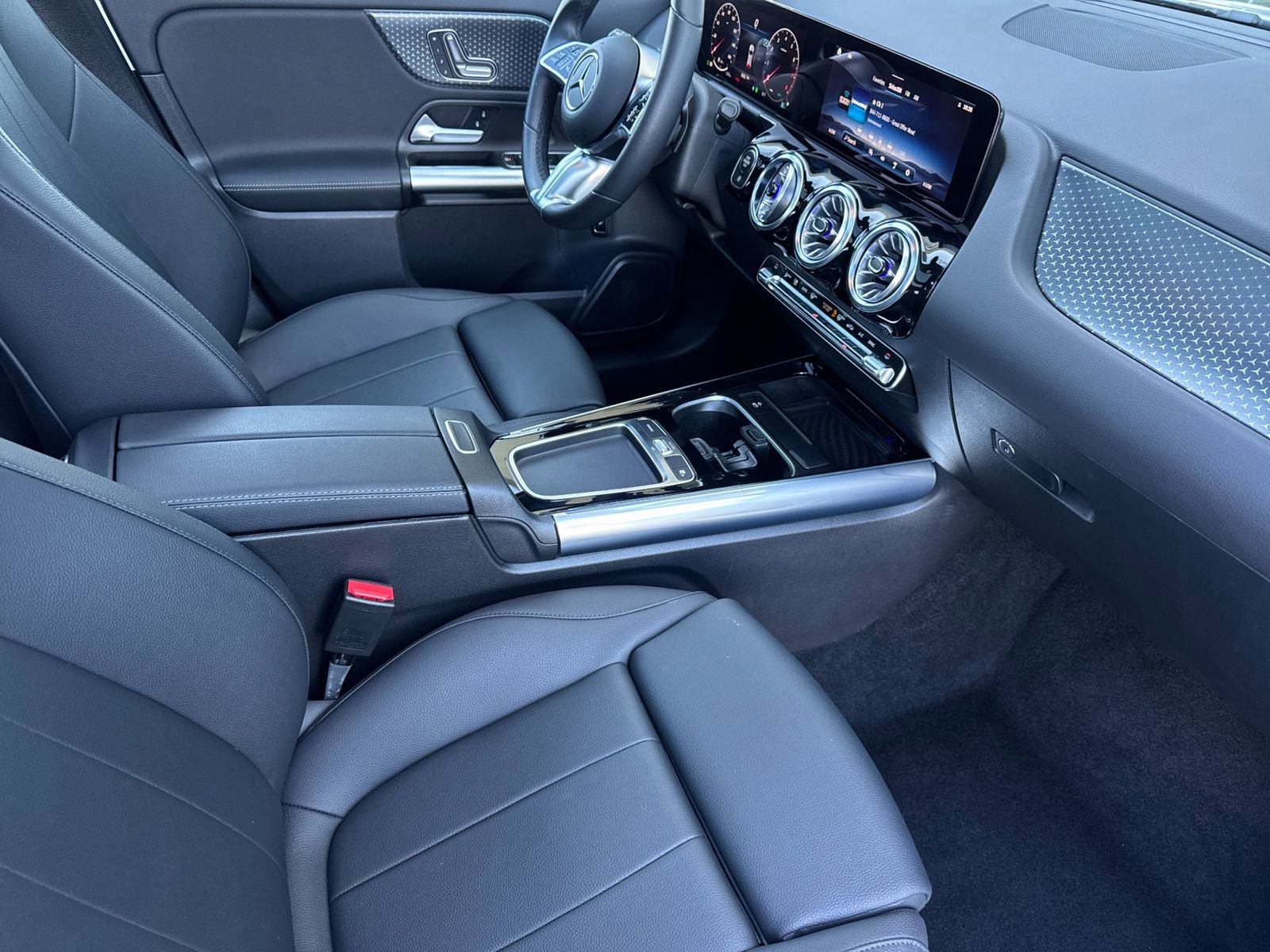 Certified 2025 Mercedes-Benz GLA 250 4MATIC image 17