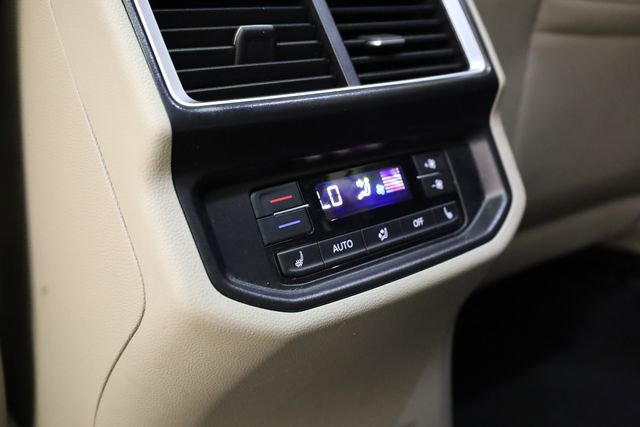 Used 2024 Volkswagen Atlas SEL Premium R-Line AWD/4WD image 31