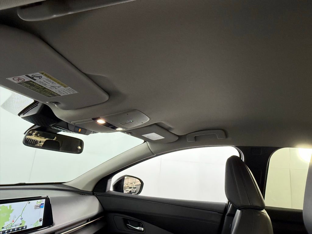 Used 2024 Nissan Ariya AWD image 24