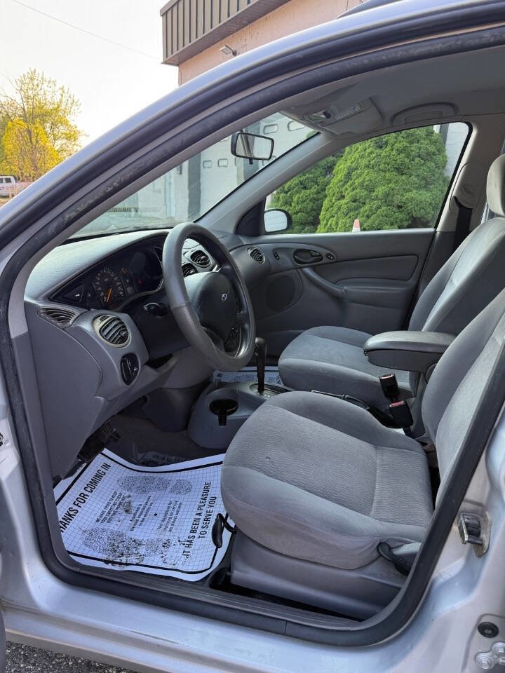 Used 2001 Ford Focus SE FWD image 10