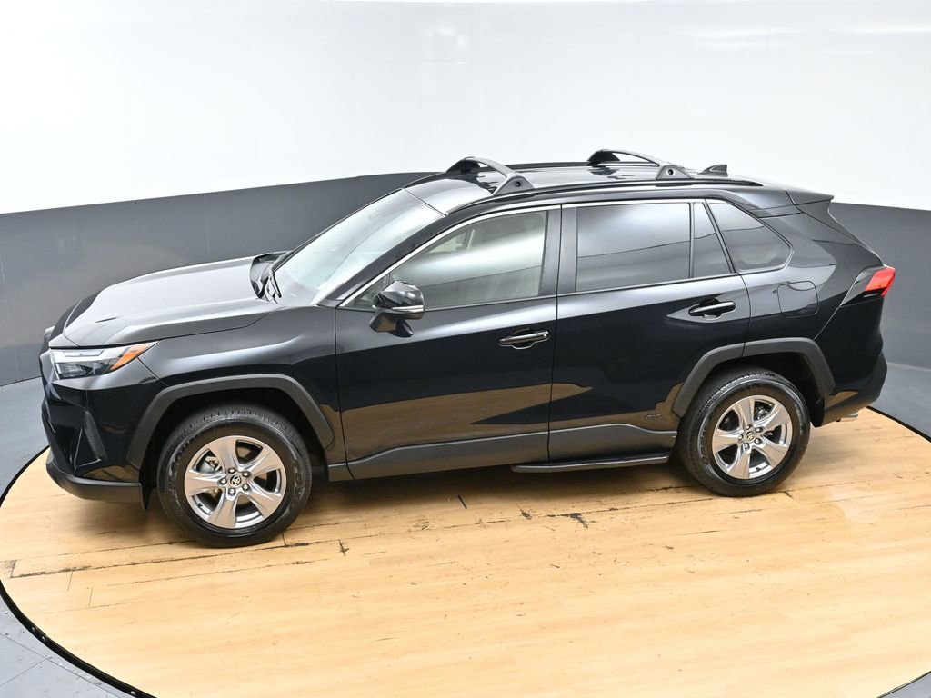 Used 2025 Toyota RAV4 XLE image 46