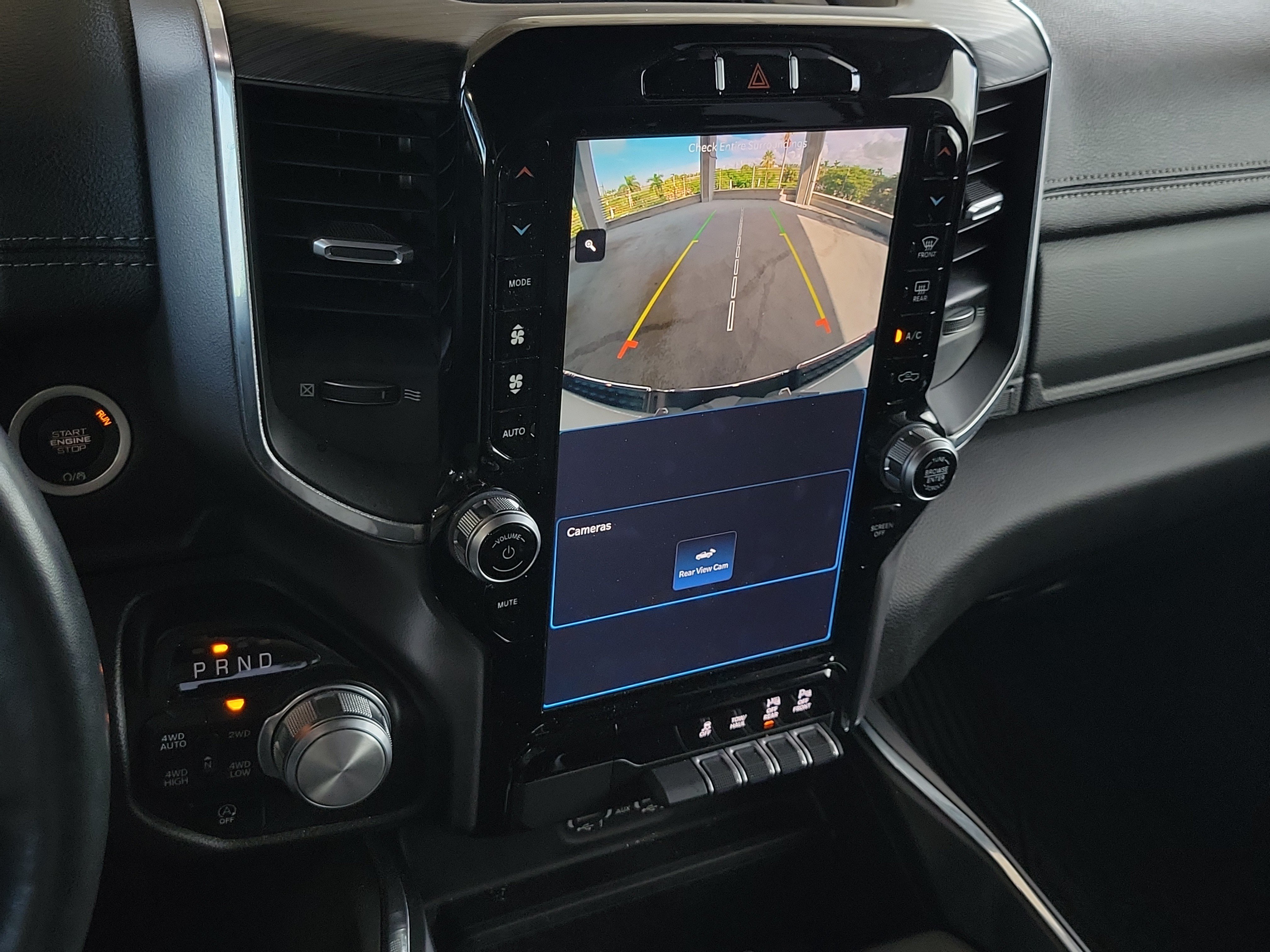 Used 2023 RAM 1500 Laramie AWD/4WD image 26