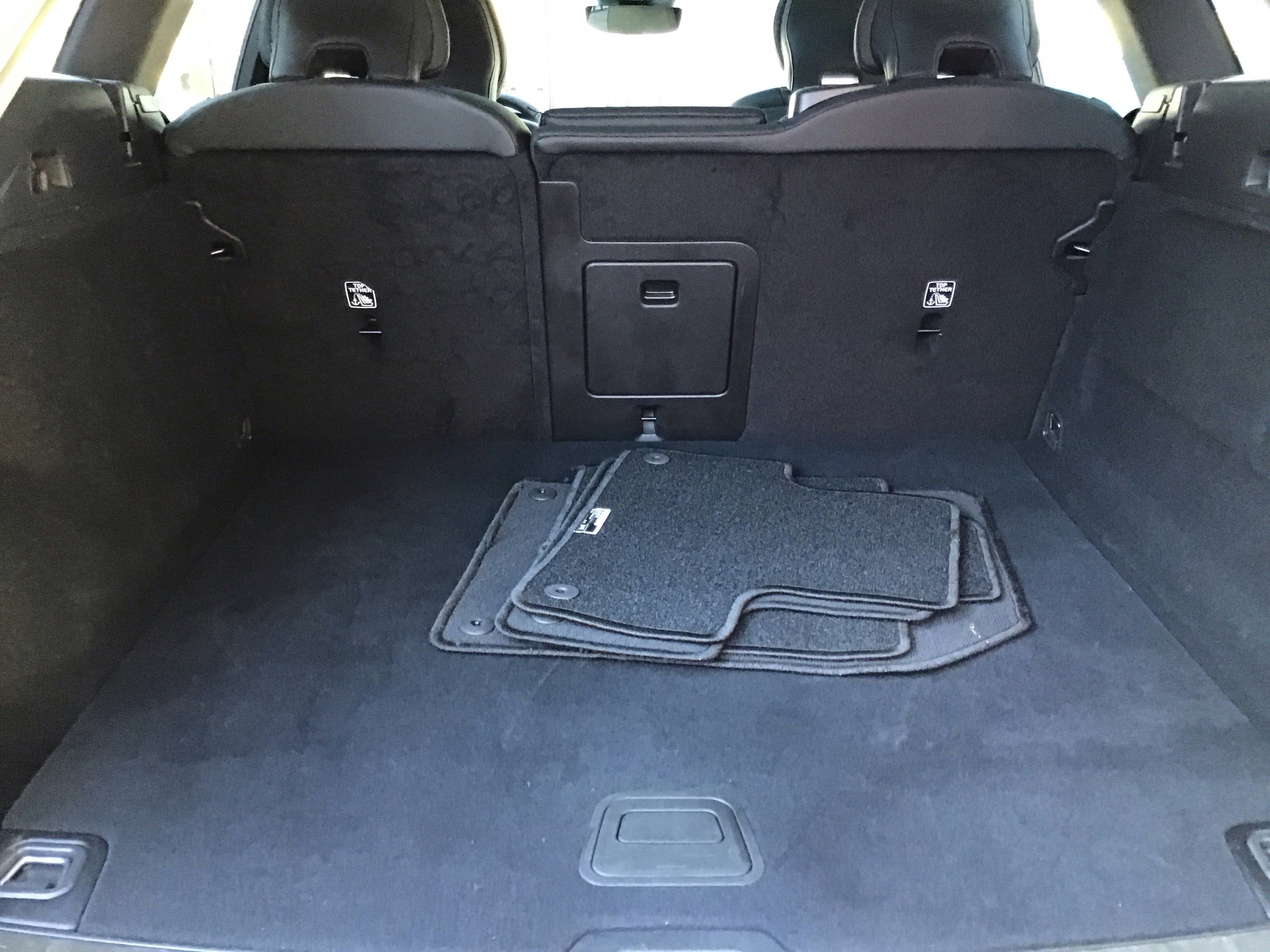 Certified 2025 Volvo XC60 B5 Plus image 31