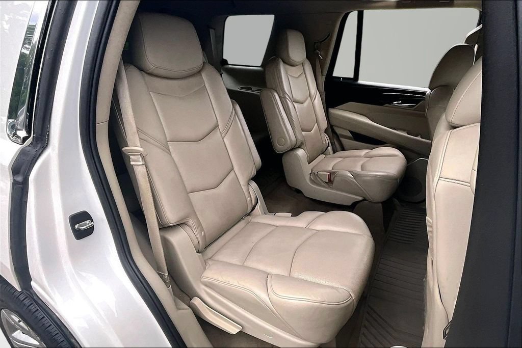 Used 2020 Cadillac Escalade Luxury AWD/4WD image 24
