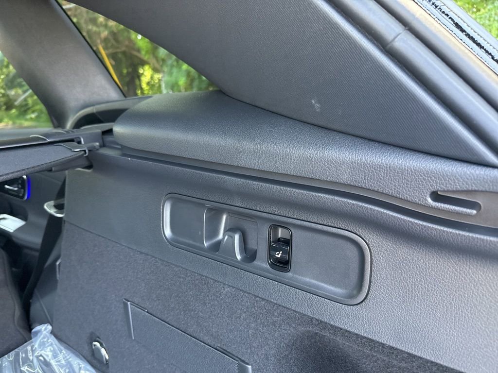 New 2025 Mercedes-Benz GLC 300 4MATIC image 30