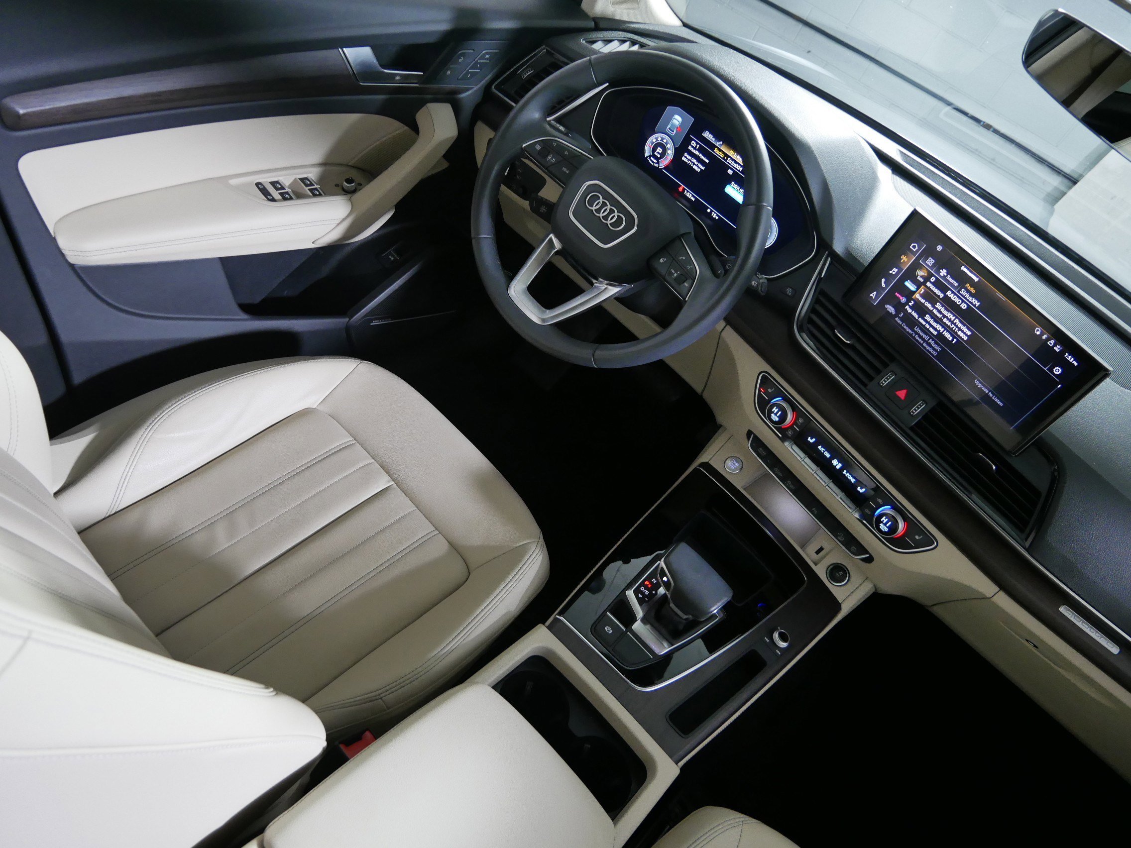 Used 2023 Audi Q5 2.0T Premium Plus w/ Premium Plus Package image 9