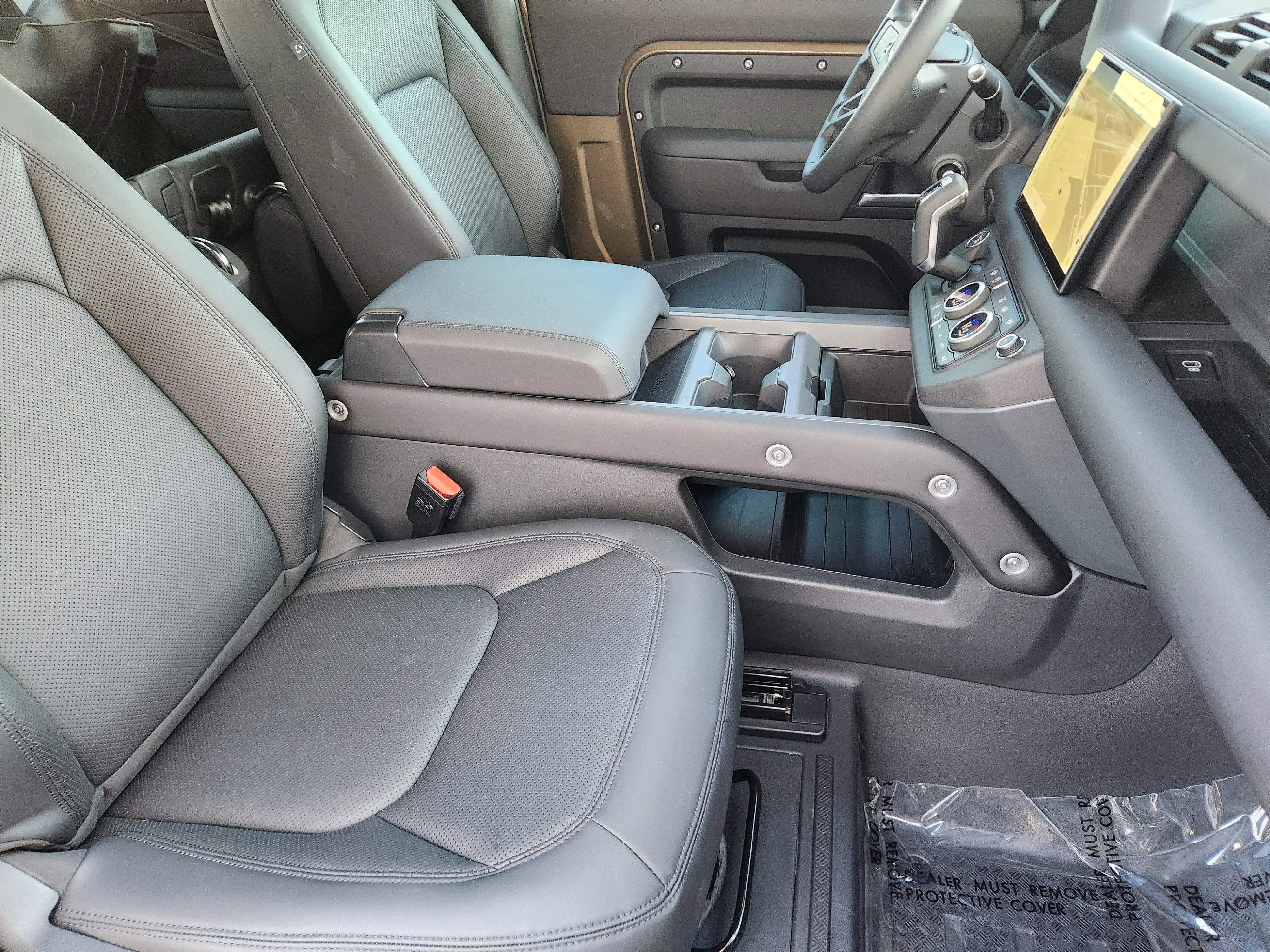 Certified 2025 Land Rover Defender 90 S image 15