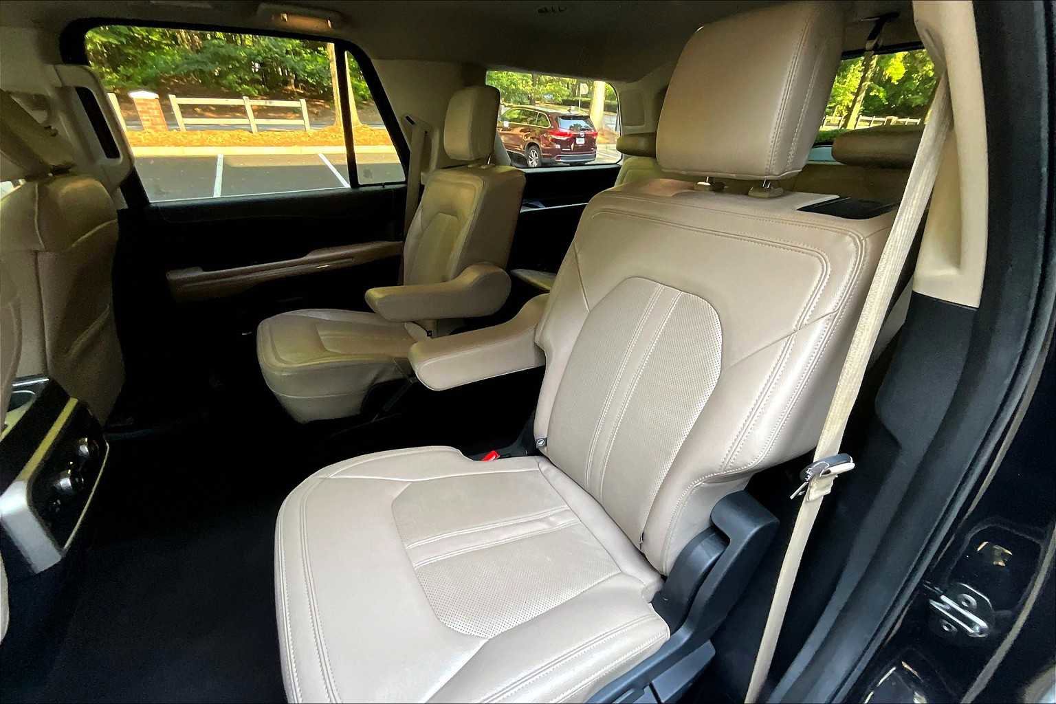 Used 2023 Ford Expedition Limited image 39