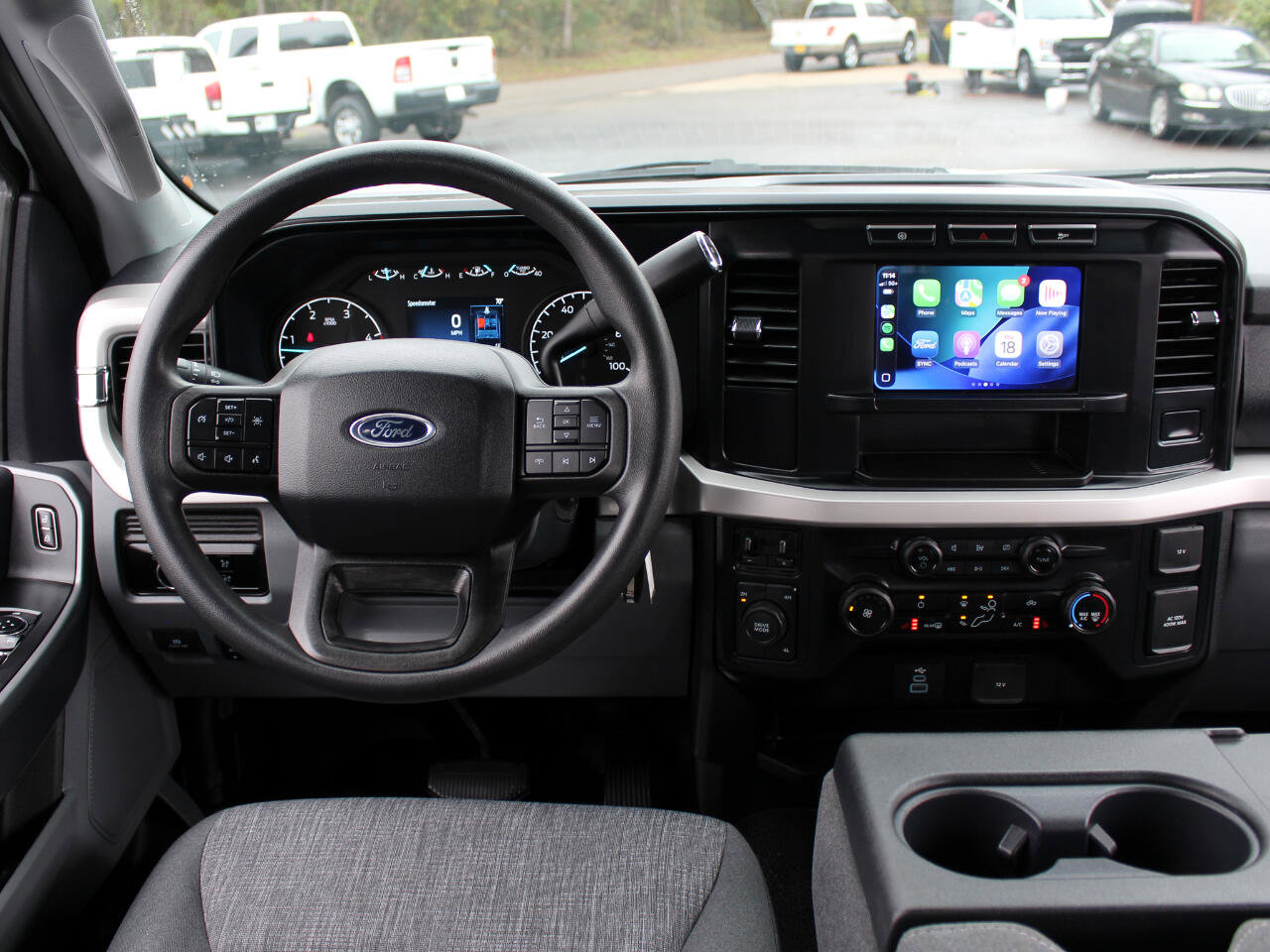 Used 2024 Ford F550 4x4 Crew Cab Super Duty w/ XLT Value Package image 26