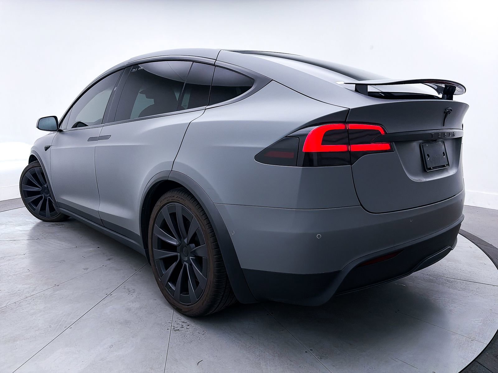 Used 2022 Tesla Model X image 2